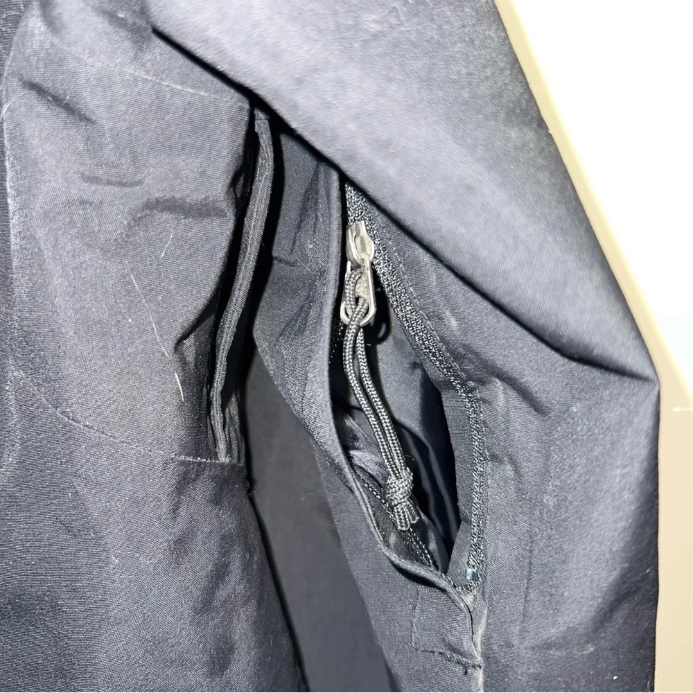 The North Face Women’s Black Hyvent Jacket Size Medium - Picture 5 of 7